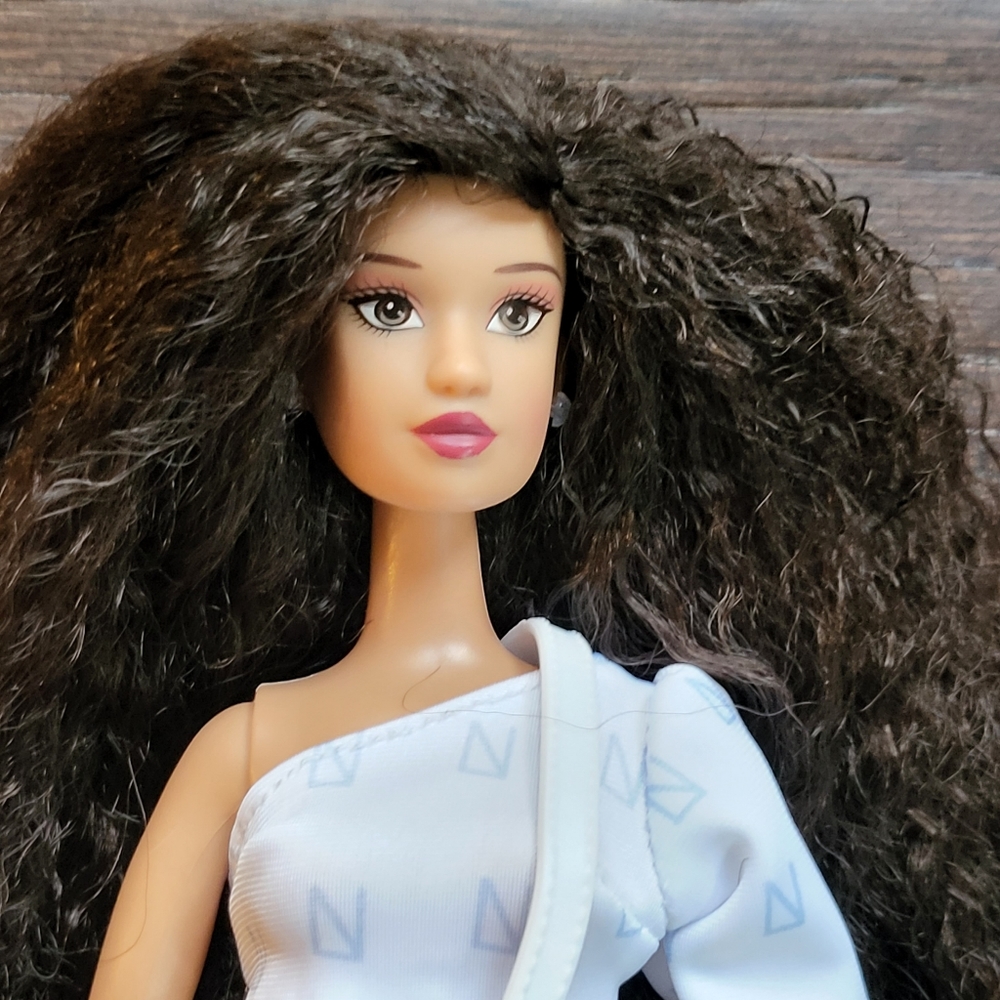 Naturalistas Kelsey Doll Hair type 4B - Picture 5 of 9